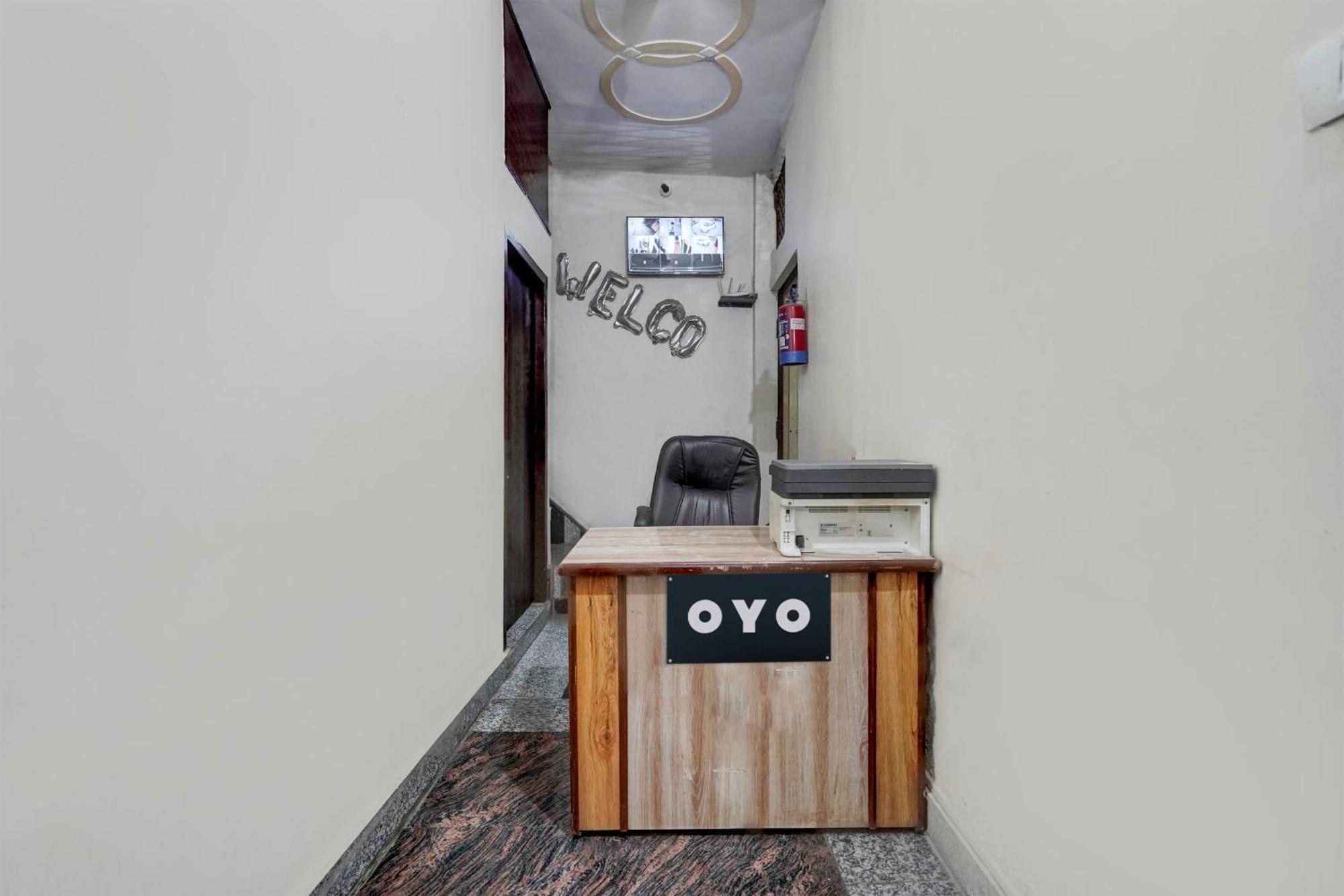Oyo Hotel Maharaja Palace Mirát Kültér fotó