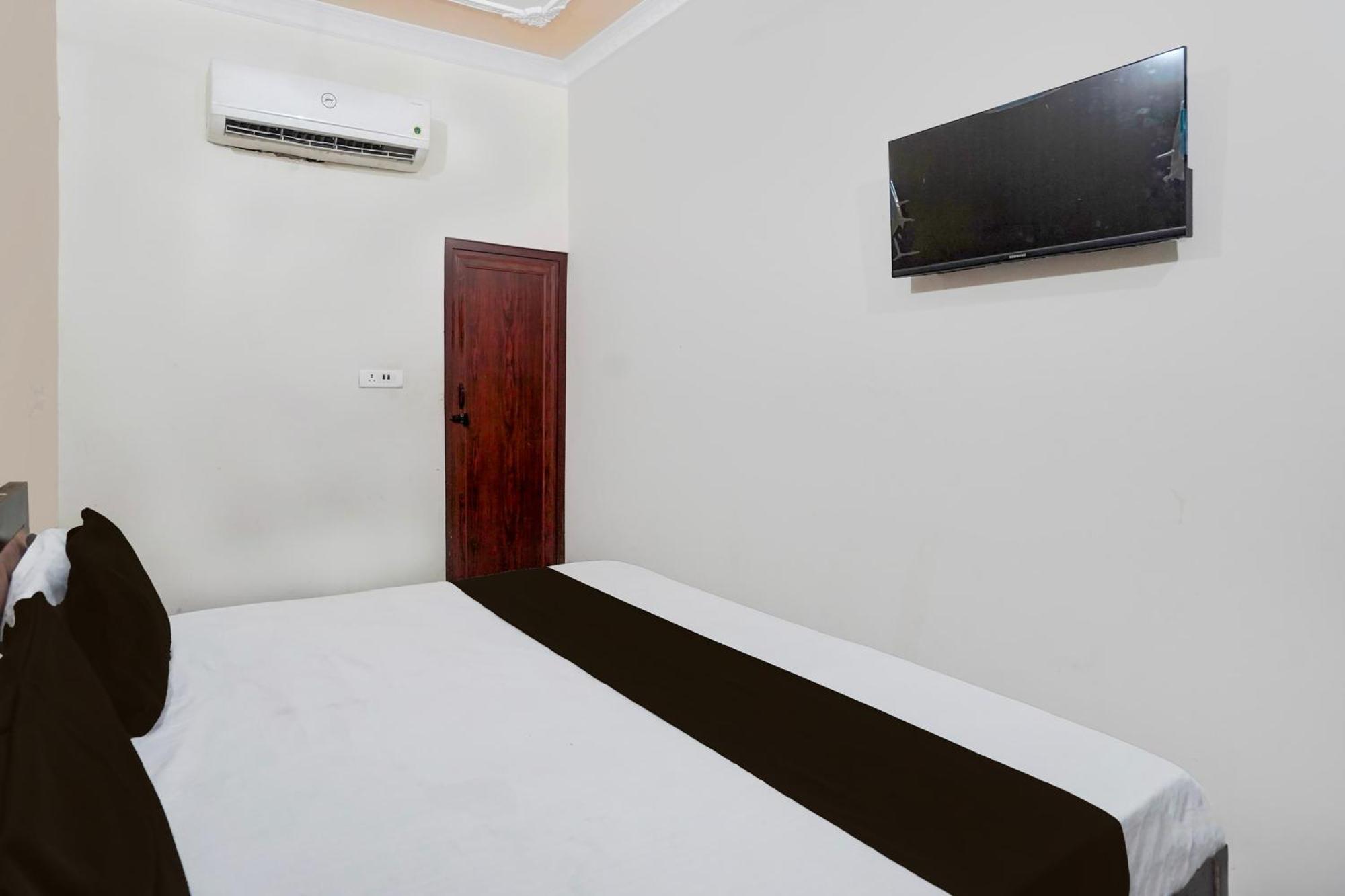 Oyo Hotel Maharaja Palace Mirát Kültér fotó